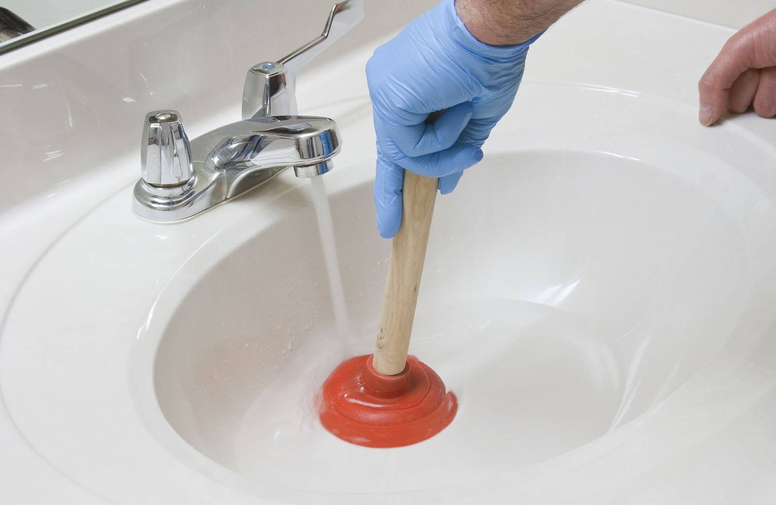 Засор в трубах, устранение в домашних условиях, как прочистить засор в раковине на кухне
