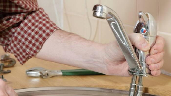 Как починить кран на кухне: поменять прокладку. устранить течь, ремонт своими руками