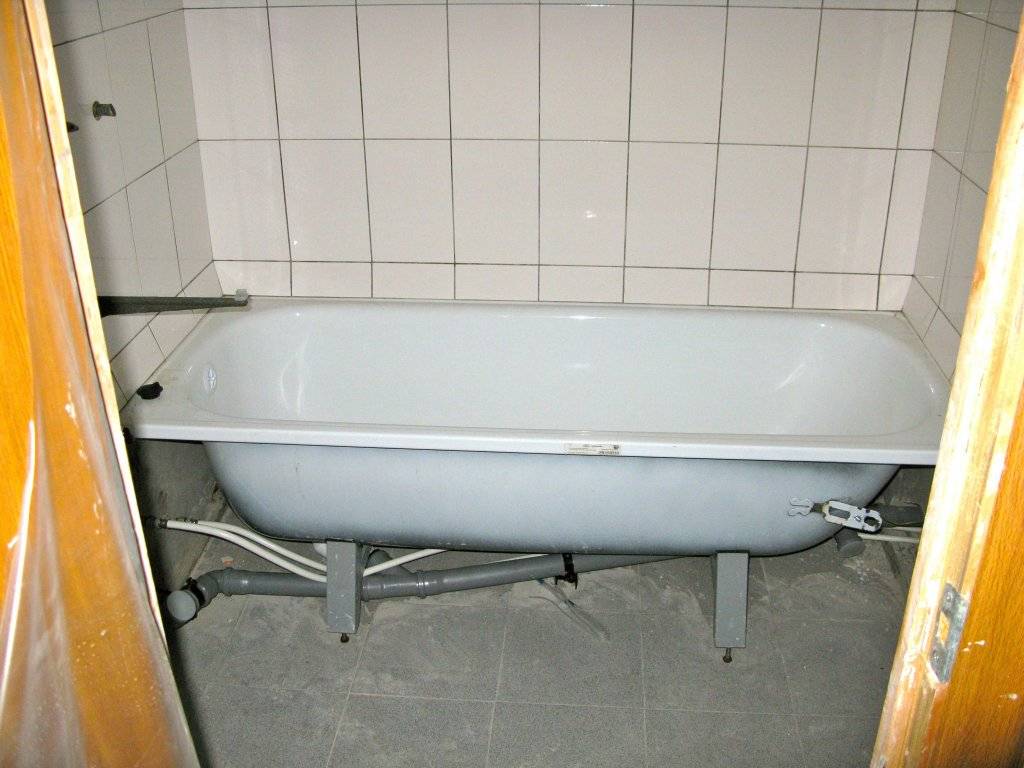 Установка акриловой ванны своими руками: пошаговая инструкция по инсталляции на каркасе