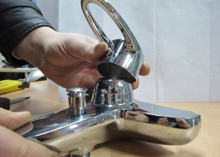 Как поменять картридж рычажного смесителя воды своими руками