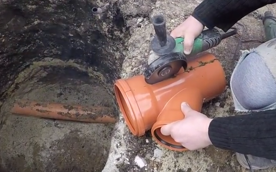 Врезка в канализационную трубу: как врезаться в систему канализации