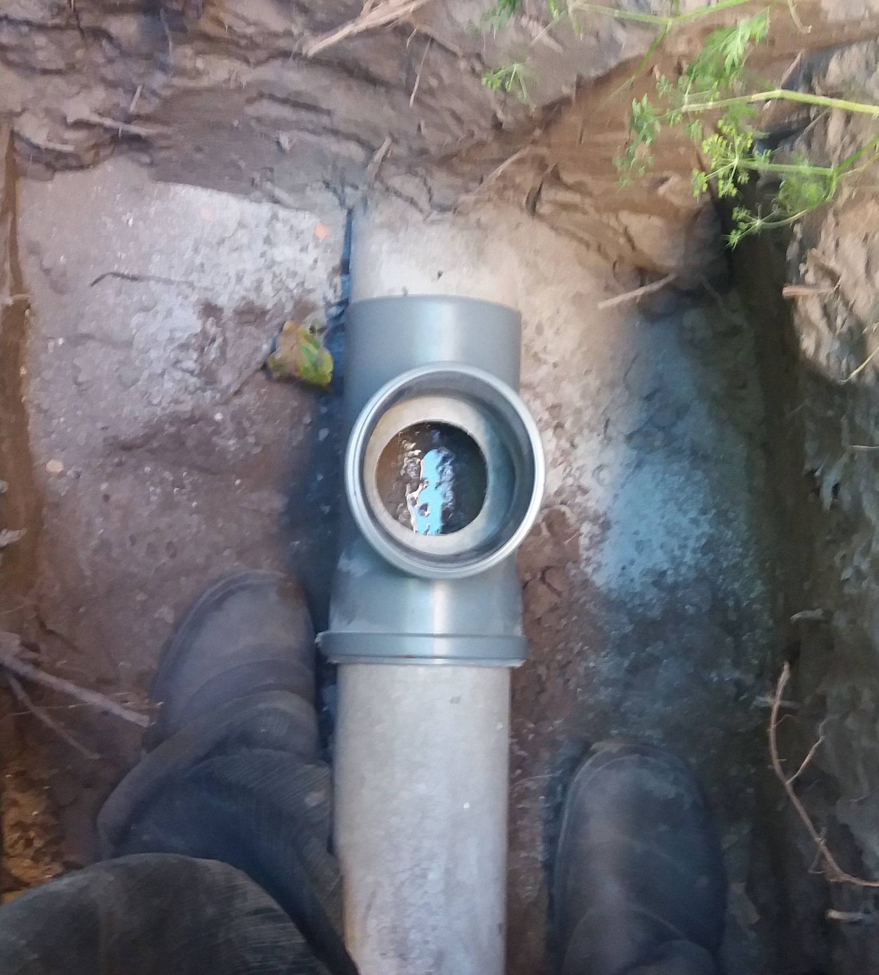 Врезка в канализационную трубу 110 мм: способы, этапы работы