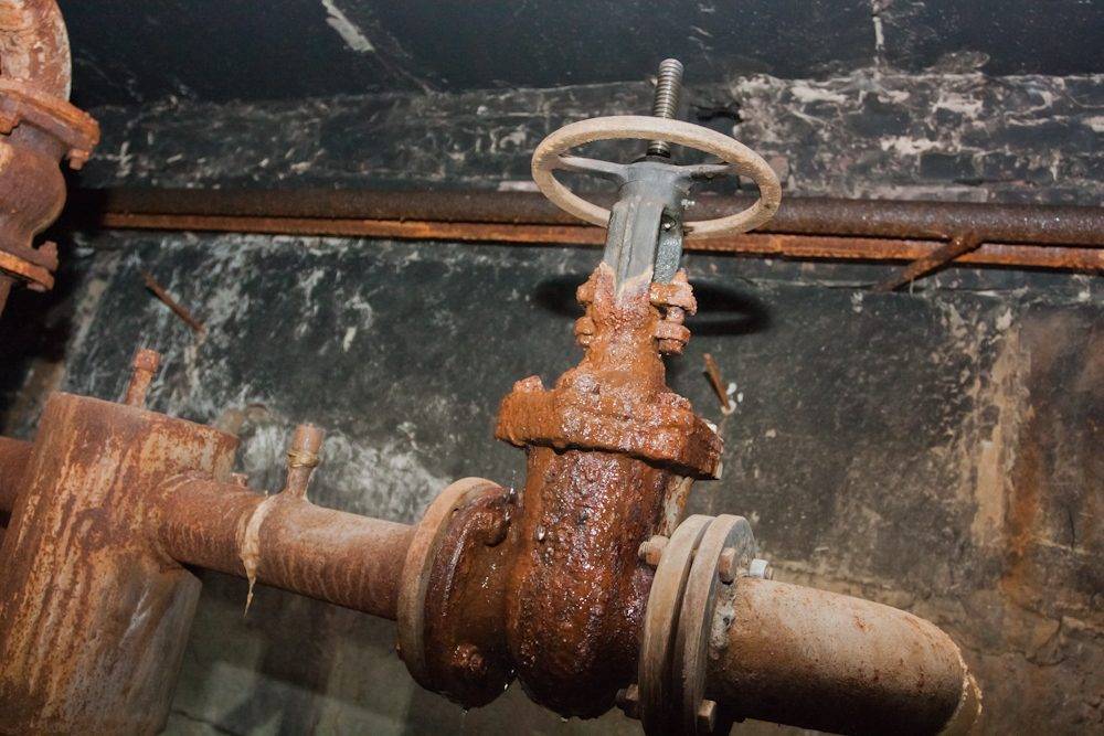 Неисправности водоснабжения частного дома из скважины